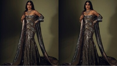 Janhvi Kapoor treated her followers to a weekend delight as she posted a series of photos on Instagram, showcasing her glamorous avatar in a striking golden sequin gown. (Instagram/@Janhvikapoor) Janhvi Kapoor treated her followers to a weekend delight as she posted a series of photos on Instagram, showcasing her glamorous avatar in a striking golden sequin gown. (Instagram/@Janhvikapoor)