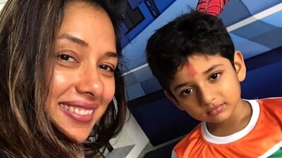 Rupali Ganguly poses with her son Rudransh.