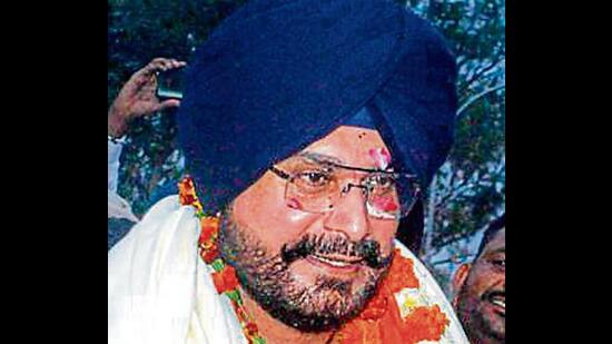 A day after being released from Patiala Central Jail, cricketer-turned-politician Navjot Singh Sidhu announced that he would visit slain singer Sidhu Moose Wala’s residence on Monday .