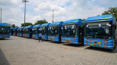 At present, Delhi has 7,379 public buses, including 300 electric buses that ply on at least 600 bus routes. (HT Archive) At present, Delhi has 7,379 public buses, including 300 electric buses that ply on at least 600 bus routes. (HT Archive)