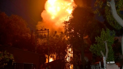 Massive fire at the police malkhana in the mini-secretariat in Ludhiana on Saturday. (Gurpreet Singh/HT photo) Massive fire at the police malkhana in the mini-secretariat in Ludhiana on Saturday. (Gurpreet Singh/HT photo)