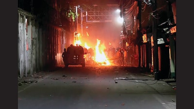 Ruckus and stone pelting erupt during the Bharatiya Janata Party (BJP) Shobha yatra in Hooghly on Sunday. (ANI) Ruckus and stone pelting erupt during the Bharatiya Janata Party (BJP) Shobha yatra in Hooghly on Sunday. (ANI)
