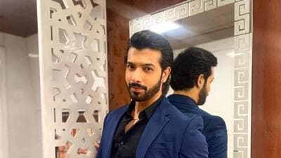 Sharad Malhotra is best known for his TV shows such as Banoo Main Teri Dulhan, Bharat Ka Veer Putra – Maharana Pratap and Kasam Tere Pyaar Ki.