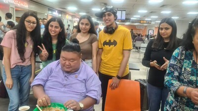 Temjen Iman Along seen with group of girls in a post he shared on Twitter. (source:Twitter/@AlongImna) Temjen Iman Along seen with group of girls in a post he shared on Twitter. (source:Twitter/@AlongImna)