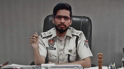 In picture, a photoshopped image of the accused seen in IPS uniform. In picture, a photoshopped image of the accused seen in IPS uniform.