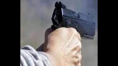 Proxy terror outfit The Resistance Front (TRF), an offshoot of proscribed Lashkar-e-Taiba (LeT), has threatened 30 workers of the Rashtriya Swayamsevak Sangh (RSS) in Jammu and Kashmir that included two vice-presidents of the region, Sangeeta Anand and Karuna Chettri. (HT File Photo/ Representational image)