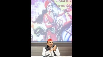 Voters will teach a lesson to the saffron party, said Akhilesh Yadav. (HT Photo)