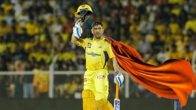 MS Dhoni with a cape. (Twitter/@MUMBaIndiansFan)