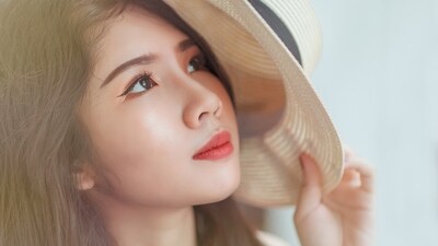 Skin lightening creams go a long way in reducing dark spots, acne spots, age spots, acne scars and uneven skin tone. (Pexels)