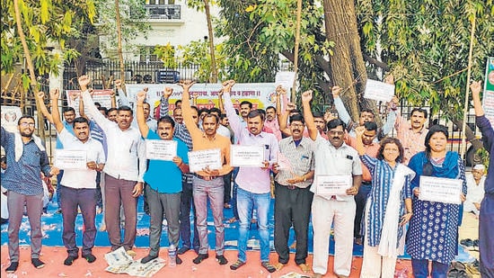 Participating in the strike is an Ahmednagar based professor of Marathi, Dyaneshwar Khilaree, who waits tables at an eatery in his city to earn ₹8000. He has been a college professor for more than two decades. He slips into his eight-hour evening shift after working in the college for five hours, which gives him ₹5000 each month. “The extra money helps my family survive,” said Khilaree. (HT PHOTO)