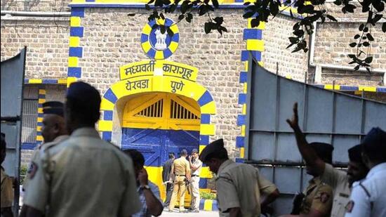 Pune Police and the Maharashtra State Prison Administration have launched separate probes after a cell phone was found hidden in a bathroom inside the high security Yerawada Central Prison. (HT FILE PHOTO)