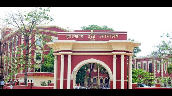 The association of advocates has filed a public interest litigation (PIL) in the Jharkhand High Court (in pic), seeking directions to the government to fill the vacancies at the earliest. (HT Photo)