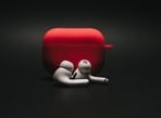 Noise cancelling earbuds are a blessing for anyone who has study or work in a noisy and chaotic environment.