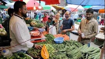 Inclement weather over the last month has seen vegetable prices surge at the apni mandi in Chandigarh. (HT File) Inclement weather over the last month has seen vegetable prices surge at the apni mandi in Chandigarh. (HT File)