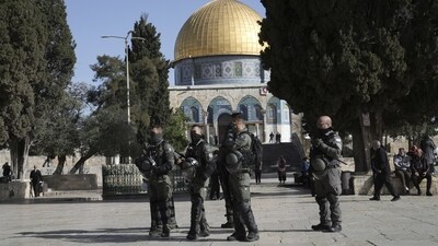 Palestinian media reported police attacked Palestinian worshippers, raising fears of wider tension as Islamic and Jewish holidays overlap. (AP)