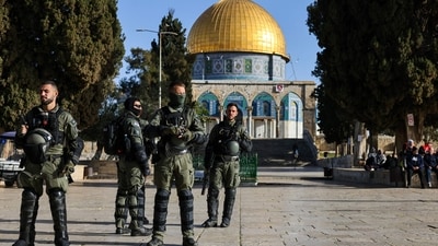 Members of Israeli security forces guard the Al-Aqsa Mosque compound. Israeli police arrested more than 350 people early April 5, after clashes at Jerusalem's flashpoint Al-Aqsa mosque, a police spokesperson said.&nbsp; (AFP)