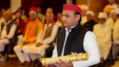 Ex-UP CM Akhilesh Yadav receiving Padma awards conferred to late Mulayam Singh Yadav. (PTI) Ex-UP CM Akhilesh Yadav receiving Padma awards conferred to late Mulayam Singh Yadav. (PTI)