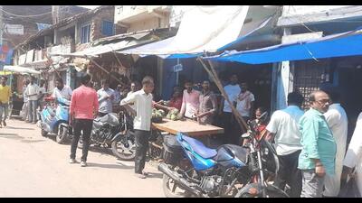 Shops open at Bihar Sharif in Nalanda after five days on Tuesday. (HT Photo)