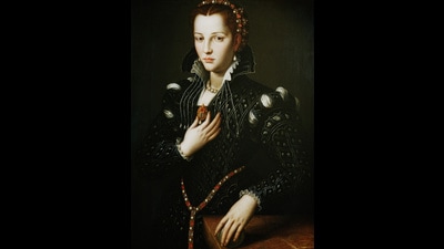 The portrait of Lucrezia de’ Medici now at the North Carolina Museum of Art (Alessandro Allori/Wikipedia)