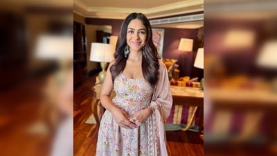 Mrunal Thakur steps out wearing this gorgeous creation from the collection of designer Anita Dongre's label. (Instagram/@mrunalthakur) Mrunal Thakur steps out wearing this gorgeous creation from the collection of designer Anita Dongre's label. (Instagram/@mrunalthakur)
