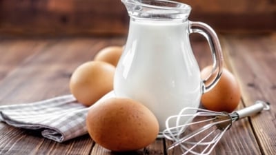 Eat tryptophan-rich foods: Tryptophan is an amino acid that helps to produce serotonin, a neurotransmitter that regulates sleep. Foods like turkey, milk, eggs, and nuts are rich in tryptophan and can promote better sleep. (Unsplash) Eat tryptophan-rich foods: Tryptophan is an amino acid that helps to produce serotonin, a neurotransmitter that regulates sleep. Foods like turkey, milk, eggs, and nuts are rich in tryptophan and can promote better sleep. (Unsplash)