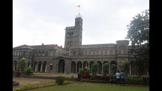 Former VC prof Nitin Karmalkar, retired on May 18, 2022 after which temporary charge of the post was given to prof Karbhari Kale. (HT PHOTO)