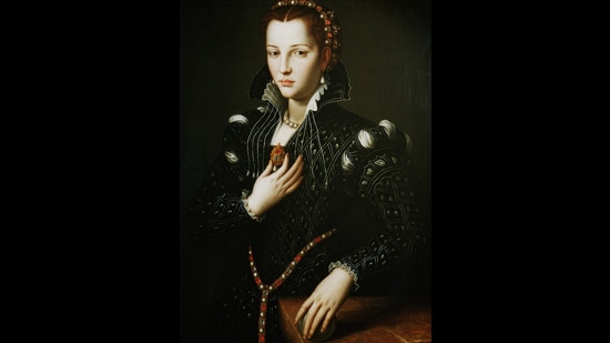 The portrait of Lucrezia de’ Medici now at the North Carolina Museum of Art (Alessandro Allori/Wikipedia)