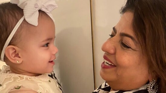 Dr Madhu Chopra has shared an adorable picture with Malti on Instagram.