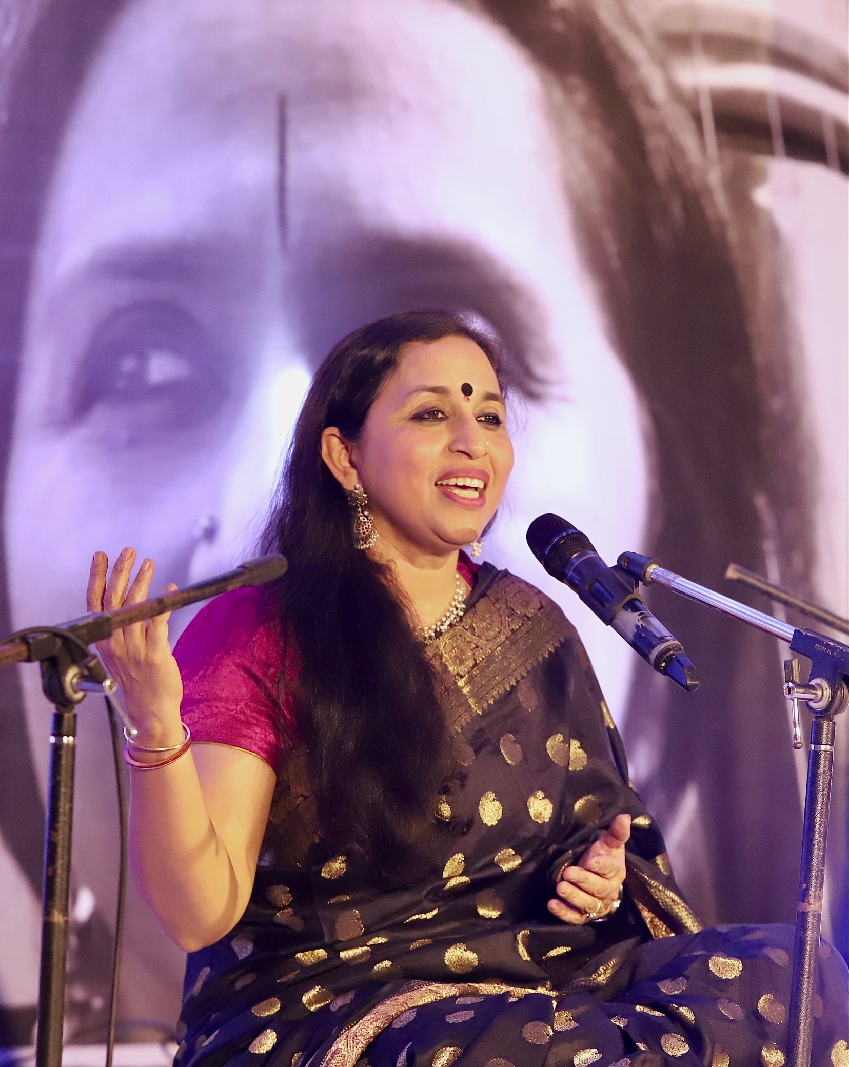 Vocalist, musician, social activist, and writer Vidya Shah performing on Day 2 (HT Photo)