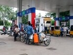 Petrol and diesel prices change according to the average price of benchmark fuel in the international market and foreign exchange rates. (Representative) Petrol and diesel prices change according to the average price of benchmark fuel in the international market and foreign exchange rates. (Representative)