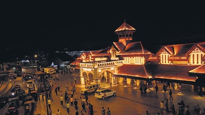 Bandra stn revamp eliminates rickshaw menace outside