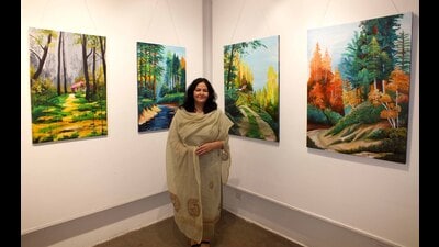 Artist Anu Singh with her artworks (HT Photo) Artist Anu Singh with her artworks (HT Photo)