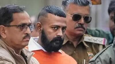 Sukesh Chandrasekhar is a prime accused in the ₹200 crore money laundering case being investigated by Enforcement Directorate (File Photo) Sukesh Chandrasekhar is a prime accused in the ₹200 crore money laundering case being investigated by Enforcement Directorate (File Photo)