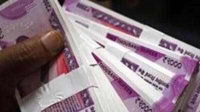 The accused doctor took the bribe money in front of a government witness and was taken into custody after the act. (REPRESENTATIVE PHOTO)