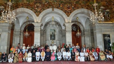 President Droupadi Murmu, Vice President Jagdeep Dhankhar, Prime Minister Narendra Modi and Union Cabinet Ministers with the awardees during Padma Awards 2023 ceremony at Rashtrapati Bhawan. (PTI) President Droupadi Murmu, Vice President Jagdeep Dhankhar, Prime Minister Narendra Modi and Union Cabinet Ministers with the awardees during Padma Awards 2023 ceremony at Rashtrapati Bhawan. (PTI)