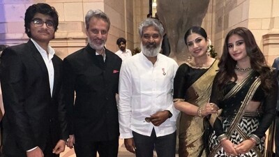 Raveena Tandon and her family also joined filmmaker SS Rajamouli for a picture at the Rashtrapati Bhavan on Wednesday. Raveena Tandon and her family also joined filmmaker SS Rajamouli for a picture at the Rashtrapati Bhavan on Wednesday. 