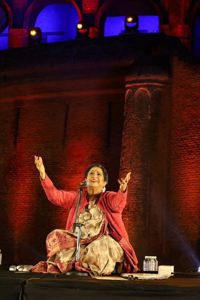 Aruna Sairam performing at Gobindgarh Fort (Photo courtesy The Sacred Amritsar)