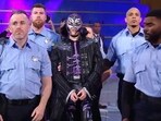 Dominik Mysterio(in mask)