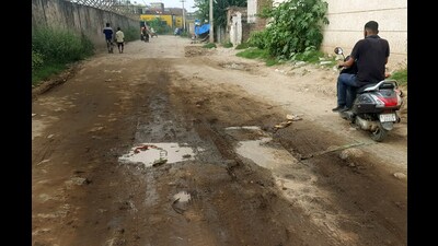 Mohali mayor said re-carpeting of roads in Phase 7 will be completed within next 15 days. (HT File Photo)