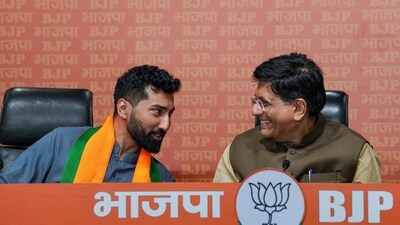 Anil Antony, son of Congress veteran and former defence minister AK Antony, with Union Minister and senior BJP leader Piyush Goyal after the former joined the Bharatiya Janata Party (BJP), in New Delhi, Thursday. (PTI) Anil Antony, son of Congress veteran and former defence minister AK Antony, with Union Minister and senior BJP leader Piyush Goyal after the former joined the Bharatiya Janata Party (BJP), in New Delhi, Thursday. (PTI)