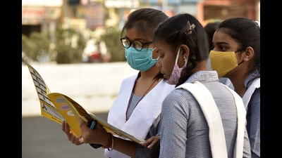 Such controversies, unfortunately, are not new in India, where pedagogy and politics often find themselves entwined (SUNIL GHOSH/HT) Such controversies, unfortunately, are not new in India, where pedagogy and politics often find themselves entwined (SUNIL GHOSH/HT)