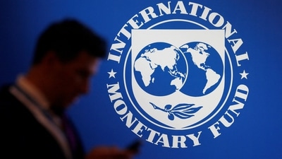 The World Bank called on Pakistan to immediately arrange for new foreign loans to avoid a "public debt crisis." (REUTERS)