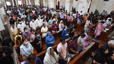 Devotees remembered the sufferings undergone by Jesus Christ 2000 years ago and his crucifixion. (HT Photo/Raj K Raj) Devotees remembered the sufferings undergone by Jesus Christ 2000 years ago and his crucifixion. (HT Photo/Raj K Raj)
