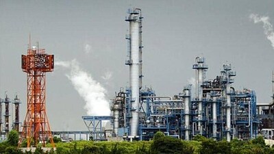 "For the gas produced by ONGC/OIL from their nomination fields, the price shall be subject to ceiling of USD 6.5 per mmBtu," the order said. (HT ARCHIVES)