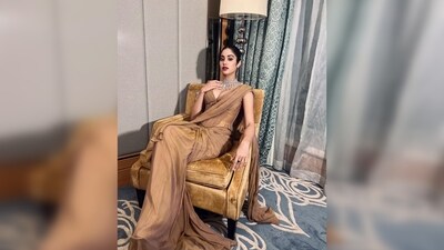 Sharing a slew of photos on her Instagram handle Janhvi Kapoor captioned her post, "kissie." (Instagram/@janhvikapoor) Sharing a slew of photos on her Instagram handle Janhvi Kapoor captioned her post, "kissie." (Instagram/@janhvikapoor)