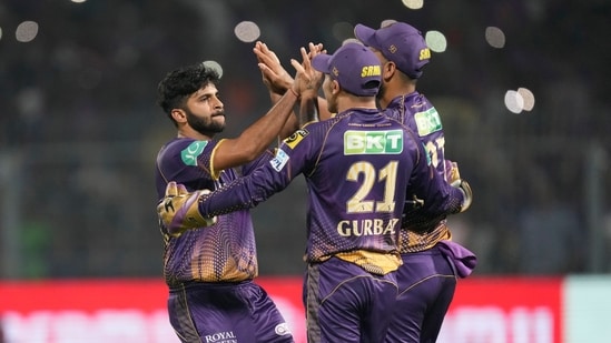 Kolkata Knight Riders' Shardul Thakur celebrates the dismissal of Royal Challengers Bangalore's Michael Bracewell during the Indian Premier League (IPL) cricket match between Royal Challengers Bangalore and Kolkata Knight Riders in Kolkata, India, Thursday, April 6, 2023. (AP Photo/Bikas Das) (AP)