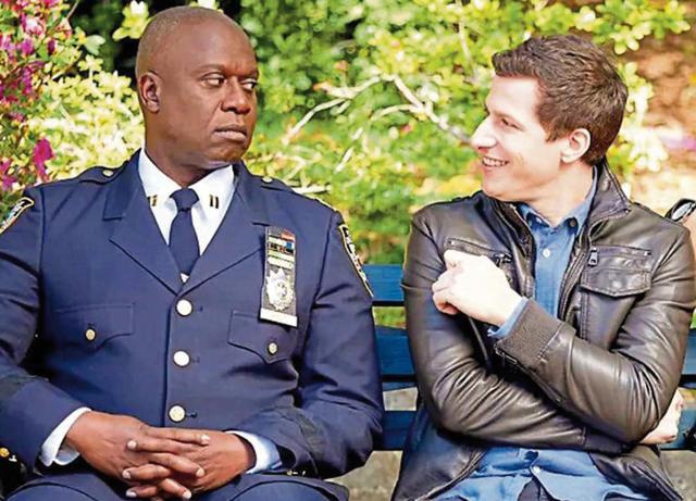 Captain Holt (left) on Brooklyn Nine Nine contracts words when he’s lying. The tell saves the day when he and Peralta (right) go undercover. But it’s only funny because it would never work in the real world. Captain Holt (left) on Brooklyn Nine Nine contracts words when he’s lying. The tell saves the day when he and Peralta (right) go undercover. But it’s only funny because it would never work in the real world.