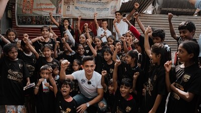 Bengaluru FC distributes ‘Champions 2023’ t-shirts to underprivileged Bengaluru FC distributes ‘Champions 2023’ t-shirts to underprivileged