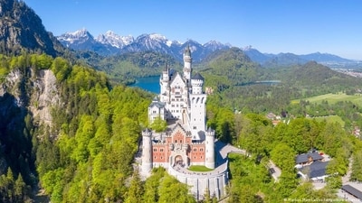 The stuff of legend: Neuschwanstein. (Markus Mainka/Zoonar/picture alliance) The stuff of legend: Neuschwanstein. (Markus Mainka/Zoonar/picture alliance)