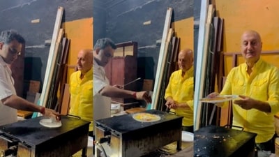 Anupam Kher reacted after Anurag Basu made an anda dosa for him. Anupam Kher reacted after Anurag Basu made an anda dosa for him.